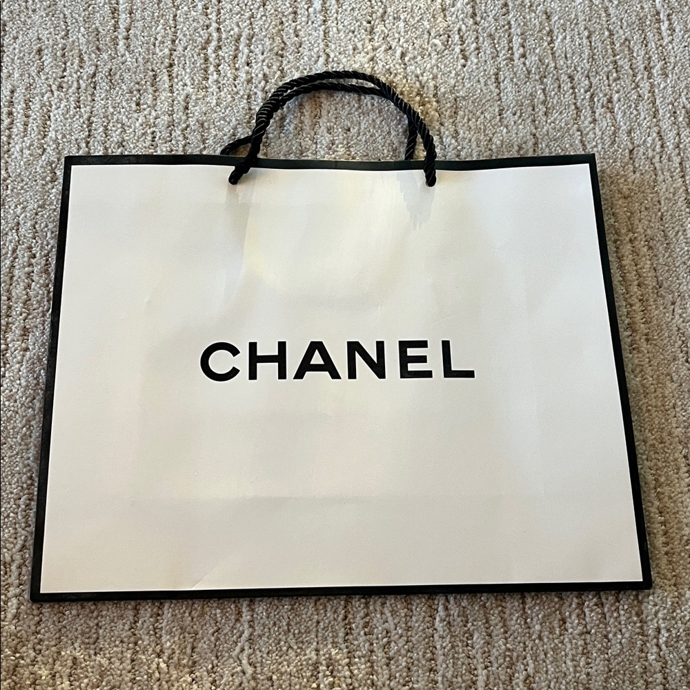 CHANEL Classic White and Black Shopping Bag